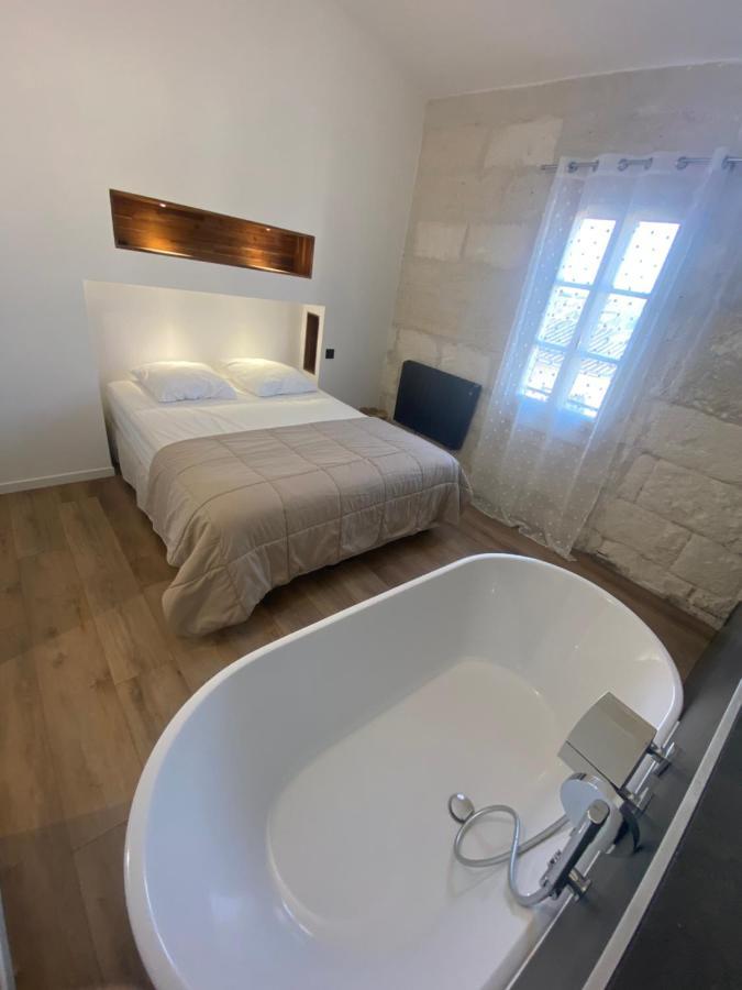 Loft Spacieux Au Coeur Des Remparts D'Aigues-Mortes Esterno foto